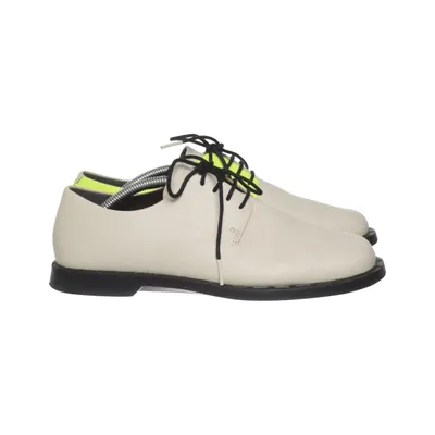 Derbyskor (Beige, Rosa, Gul) från Camper