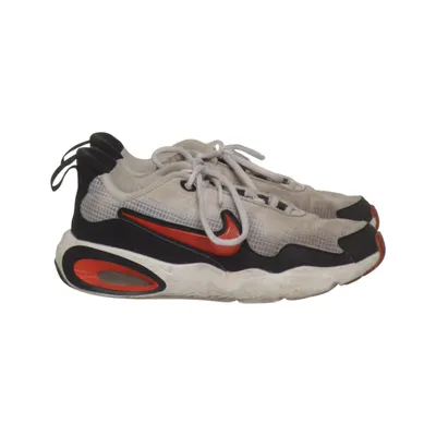 Trainingsschoenen (Grijs, Zwart, Rood) van Nike Air Max