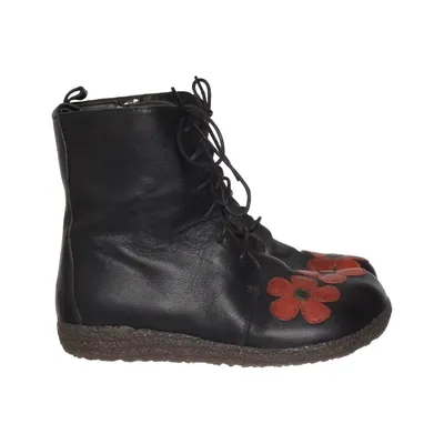 Laced boots (Black, Red) from Laura Vita Leather