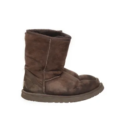 Ankle boots (Classic Short Chestnut ) from UGG Leather