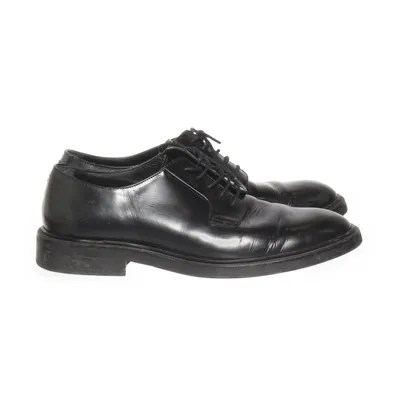 Chaussures Oxford (H&M • oxfordskor • dresskor • svarta • skinnlook • snörning • stl 43 • herr • klassiska • kontor • kostym • bröllop • preppy • old money • quiet luxury • officecore • vintage vibe) de H&M