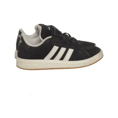 Gymnastikskor (Grand Court) från Adidas