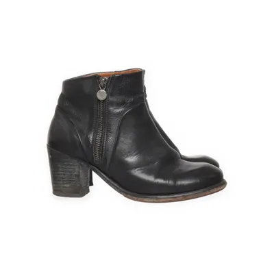 Bottes à talons (Noir) de Sneaky Steve