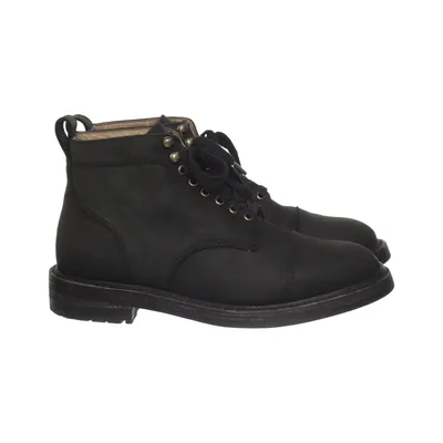 Laced boots (The Moto boot) from Taylor Stitch