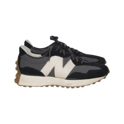 Sneaker (327) von New Balance