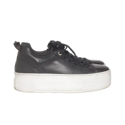 Sneakers (Black) from Agnes Cecilia