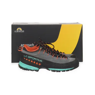 Hiking shoes (Gray, Black) from La Sportiva