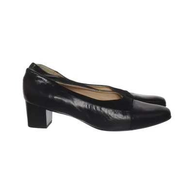 Pumps (Black) from Marie