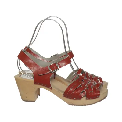 Clogs (Red) from Troentorp