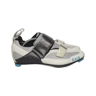 Chaussures de vélo (Blanc, Noir, Gris) de Fizik