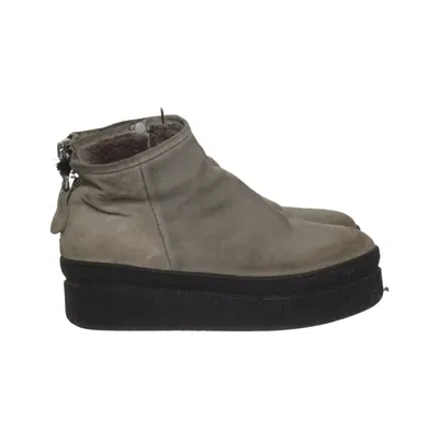Boots (Grå) från Nude of Scandinavia