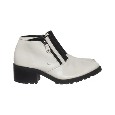 Boots (Vit) från Truffle Collection