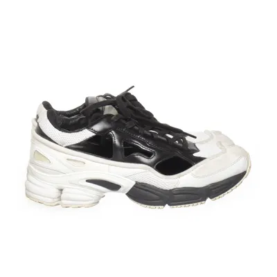 Träningsskor (Svart, Vit) från Adidas x Raf Simons