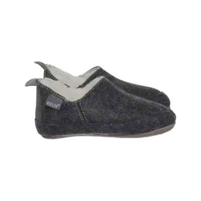 Slippers (Gray) from Axelda