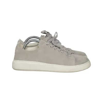 Sneakers (Jona) from Sneaky Steve