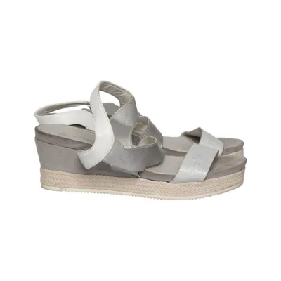 Chaussure compensées (Gris, Blanc, Argent) de Trend One