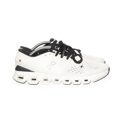 Löparskor (On‘s) från Swiss Engineering