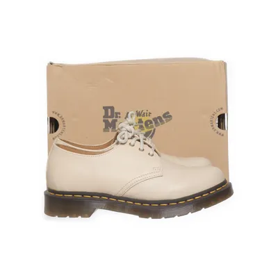 Derbyskor (Beige) från Dr. Martens Skinn