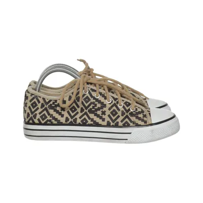 Canvas shoes (Beige, Black) from Graceland