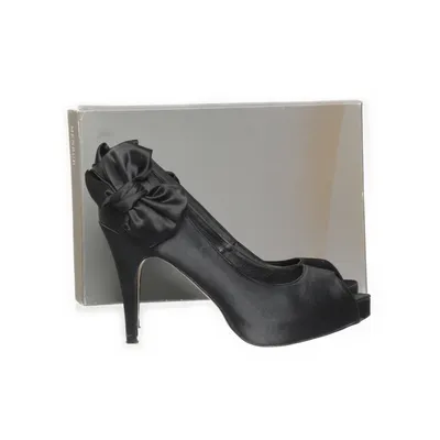 Klackskor (Svart) från Menbur