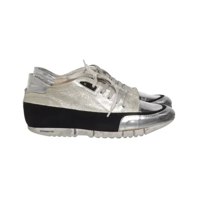 Sneakers (Silver, Black) from Fonnesberg