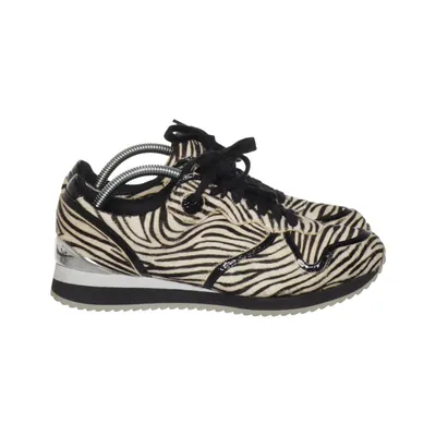 Baskets (Noir, Beige) de Jeffrey Campbell Cuir