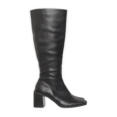 Boots (Black) from Raid