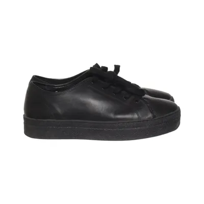 Baskets (Noir) de Jennie-Ellen
