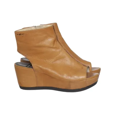 Wedges (Brown) from Vagabond Leather
