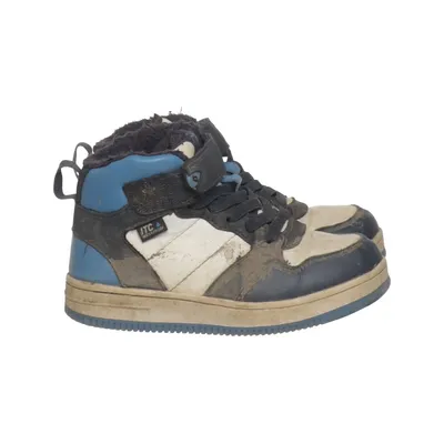 Basketball shoes (Blue, White, Black) from Leaf