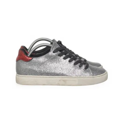 Sneakers (Silverfärgad, Röd) från Crime London