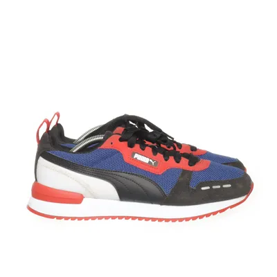 Baskets (Bleu, Rouge, Noir) de Puma