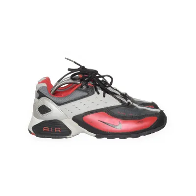 Chaussures de course (Gris, Rouge, Noir) de Nike Air