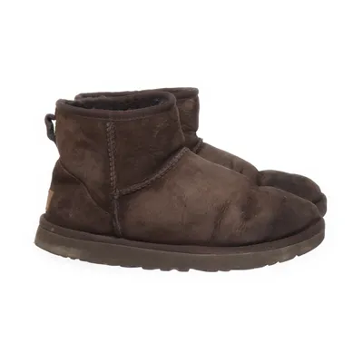 Boots (Classic Mini) från UGG Skinn