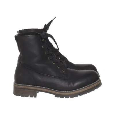 Laced boots (Black) from Linear of Sweden