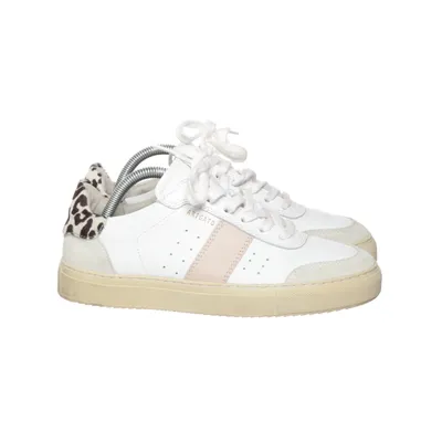 Baskets (Blanc, Rose) de Axel Arigato