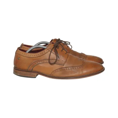 Brogue (Motif) van Base London