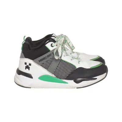 Sneakers (Vit, Svart, Grön) från Minecraft