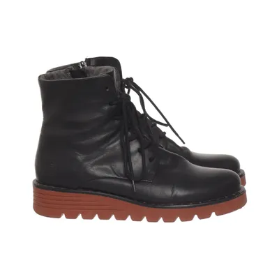 Ankle boots (Black, Red) from Apple of Eden