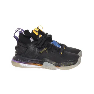 Basketskor (ELEVATE 900 NBA BLACK) från Tarmak