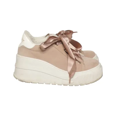 Baskets (Beige) de Go Sexy