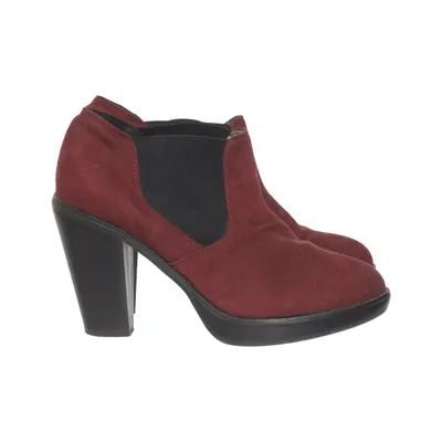 Heeled boots (Red, Black) from DinSko