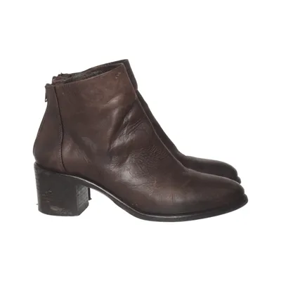 Heeled boots (Brown) from Strategia Leather