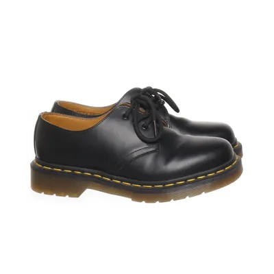 Derbyskor (Svart) från Dr. Martens