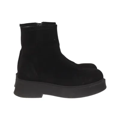 Boots (Svart) från Wakakuu Icons