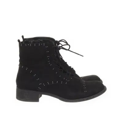 Laced boots (Black)