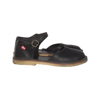 Sandals (Black) from Duckfeet