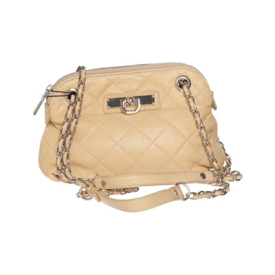 Axelremsväska (Beige) från DKNY