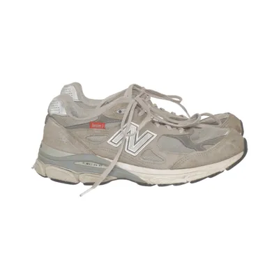 Trainers (M990VS3) from New Balance