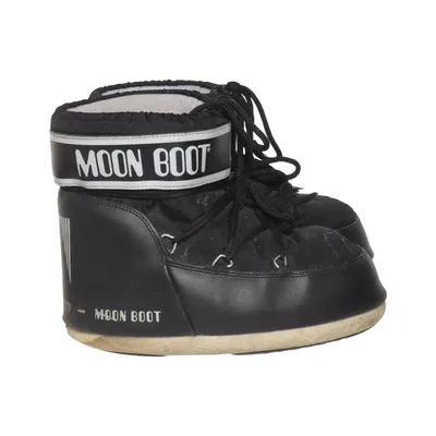 Boots (Black) from Moon Boot